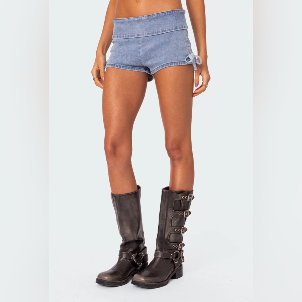 Kenzy micro denim shorts EDIKTED